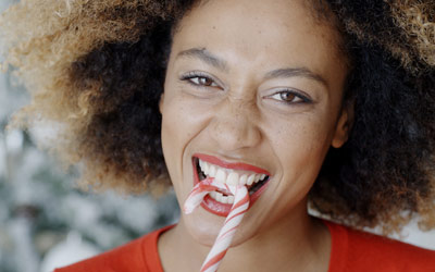 Drop that Candy Cane! The Best and Worst Holiday Foods for your Smile